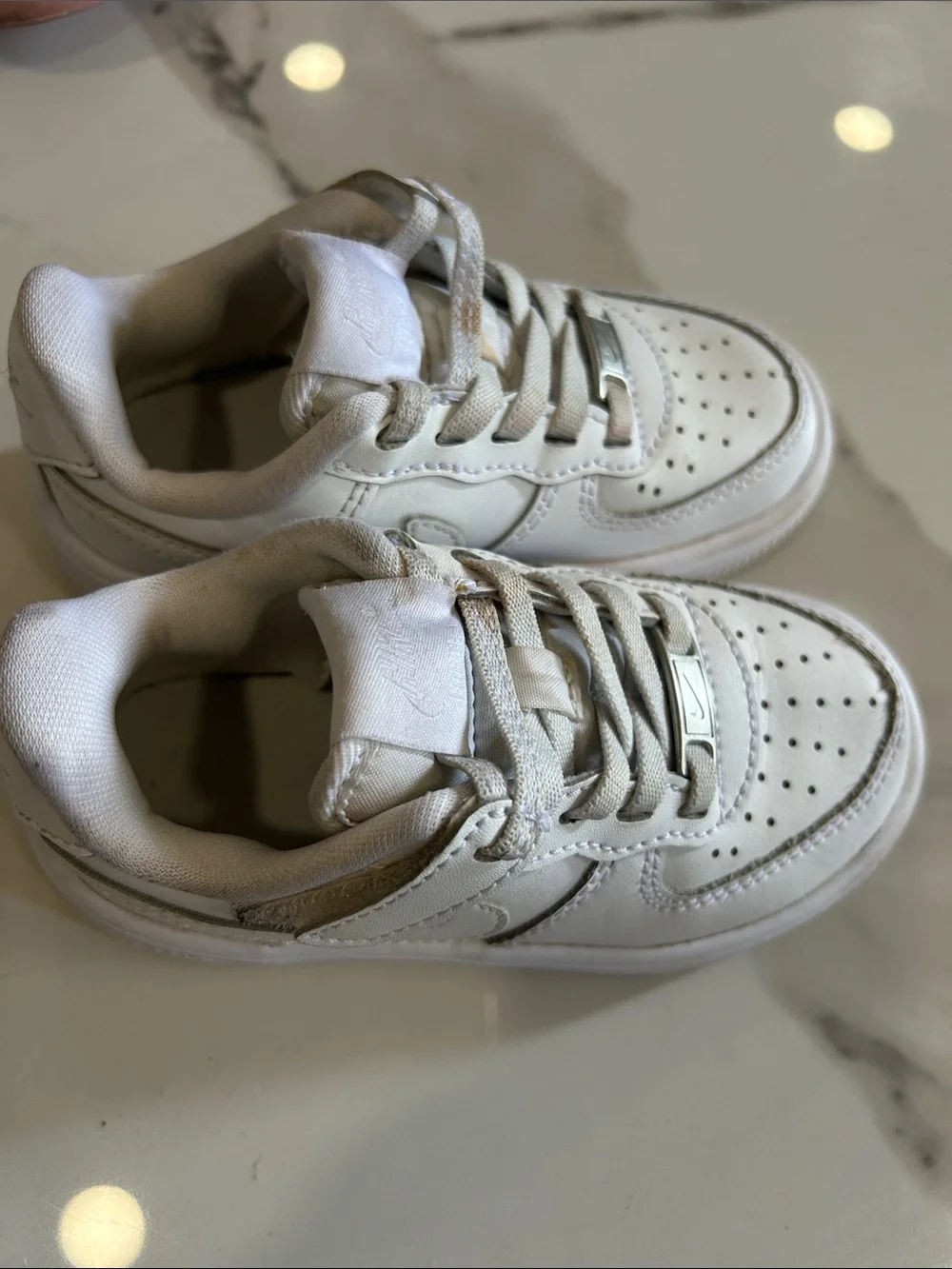 Nike Kids White Low-Top Sneakers with Hook-and-Loop Strap